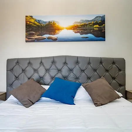 Il Falco فندق مبيت وإفطار ريجّو دي كالابريا