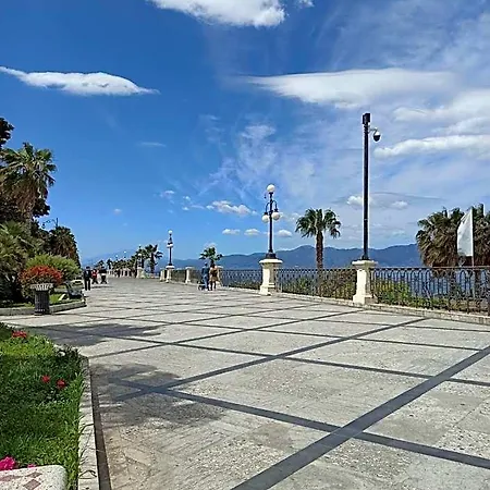 Il Falco 4* Ρέτζιο ντι Καλάμπρια