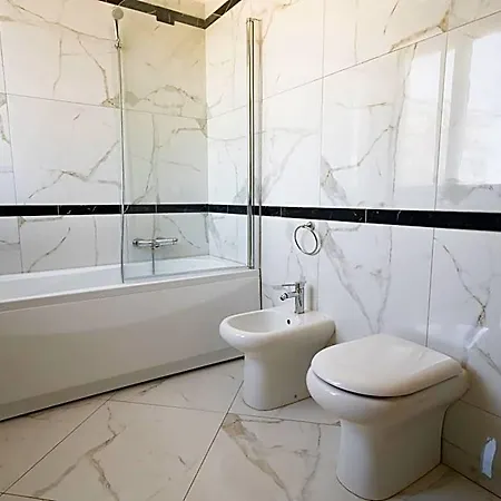 Il Falco Bed and Breakfast 4*